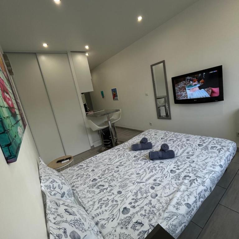 Magnifique Studio dans résidence avec Piscine - Studio - 7