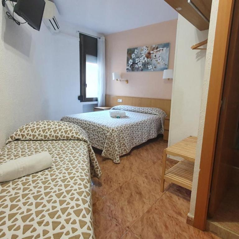 Hostal Rio De Castro - Habitación Triple con baño privado - 7