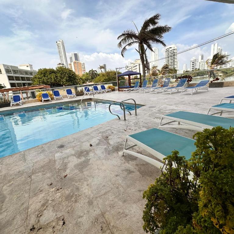 Apartaestudio Tres Carabelas piso 20 vista lateral al Mar - Apartamento de 1 dormitorio - 54