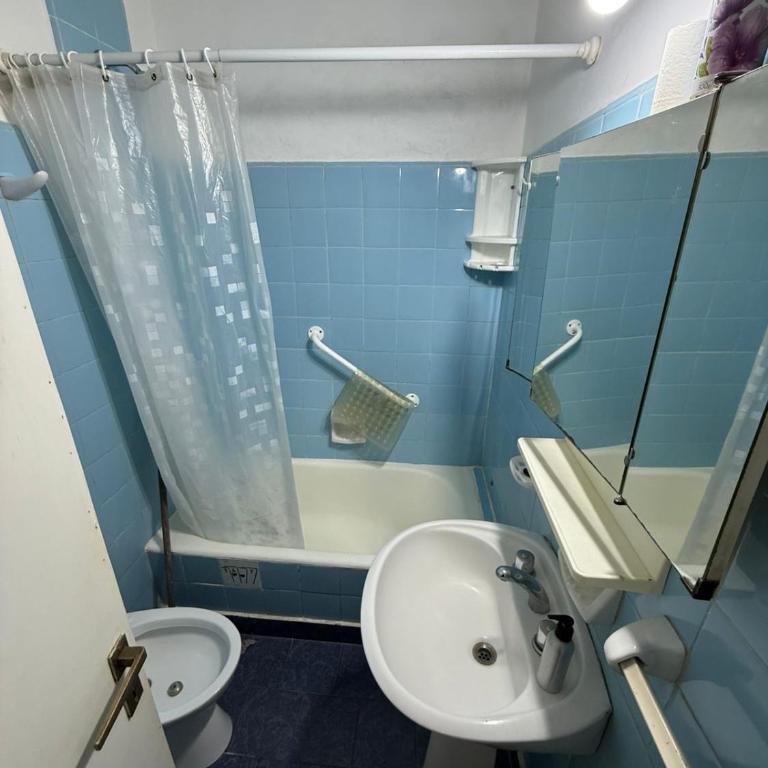 Departamento 2 ambientes en Avenida Colon - Apartamento de 1 dormitorio - 2