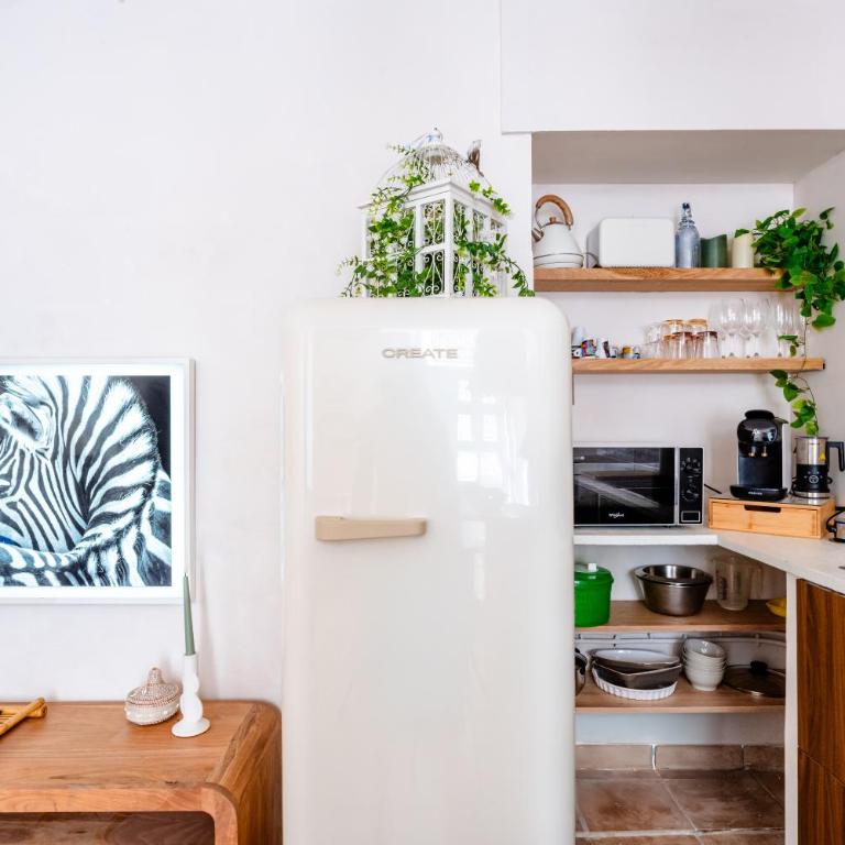 La Cour Secrète - Suite Bali - Escapade balinaise romantique - Balnéo privée - Spacieuse et tamisée - cœur de ville Carpentras - Appartement 1 Chambre avec Baignoire Spa - 17