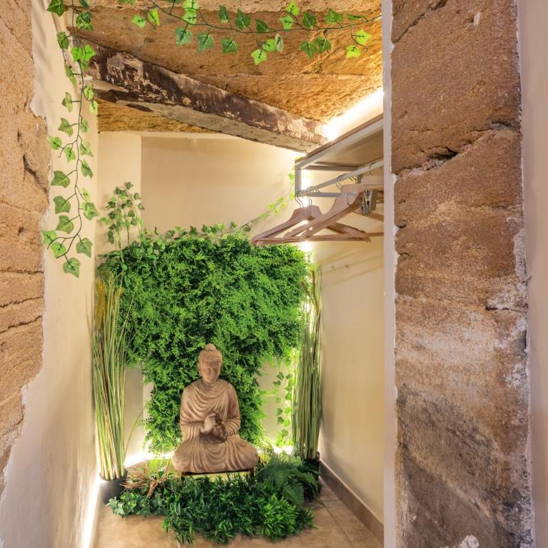 La Cour Secrète - Suite Bali - Escapade balinaise romantique - Balnéo privée - Spacieuse et tamisée - cœur de ville Carpentras - Appartement 1 Chambre avec Baignoire Spa - 21