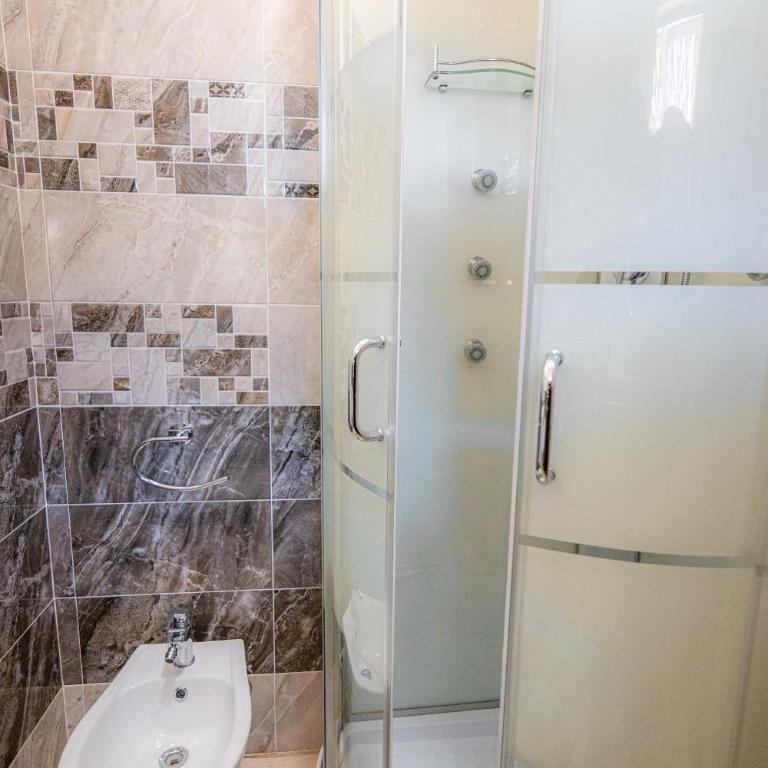 Tenuta San Lorenzo - Comfort Triple Room with Shower - 12