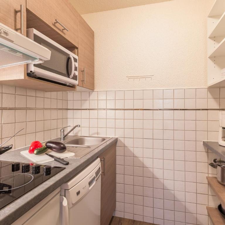 Résidence Pierre & Vacances Emeraude - Standard Eco One-Bedroom Apartment with Sleeping Alcove - 5 People - 5