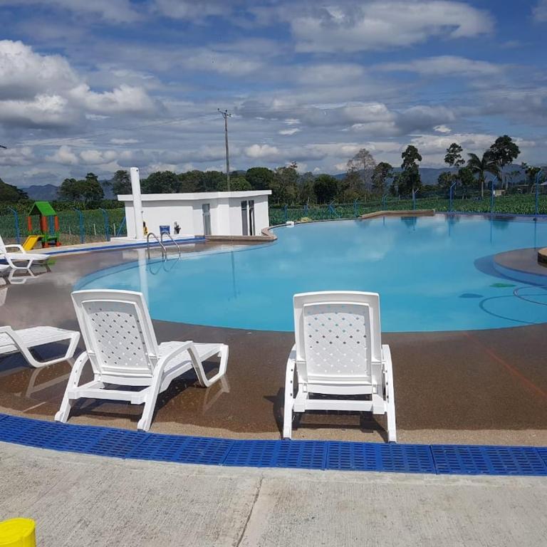 Encanto en el eje cafetero - Apartamento de 2 dormitorios con vistas a la montaña - 11