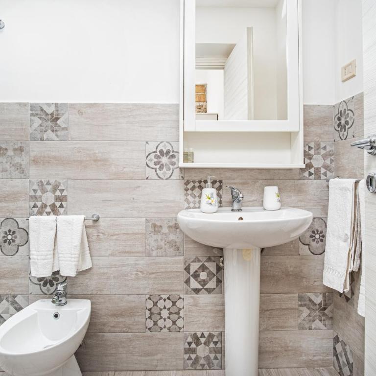 GARDEN HOUSE: APARTMENTS AND ROOMS FOR HOLIDAYS - Habitación Doble con baño privado - 29