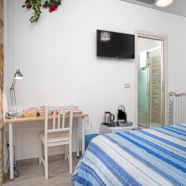 GARDEN HOUSE: APARTMENTS AND ROOMS FOR HOLIDAYS - Habitación Doble con baño privado - 28