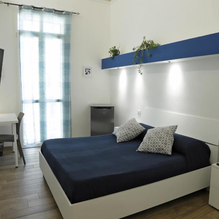 Sea View Teti Rooms & Apts - Camera Matrimoniale con Balcone e Vista Mare - 9