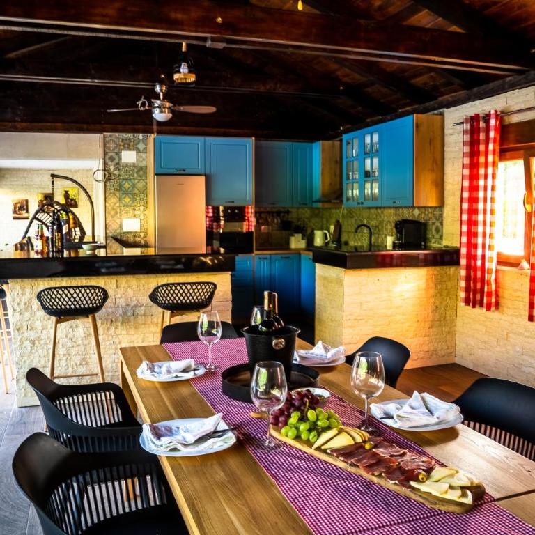 Villa Lapis - Three-Bedroom Villa - 28