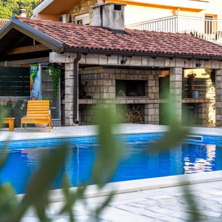 Villa Lapis - Three-Bedroom Villa - 11