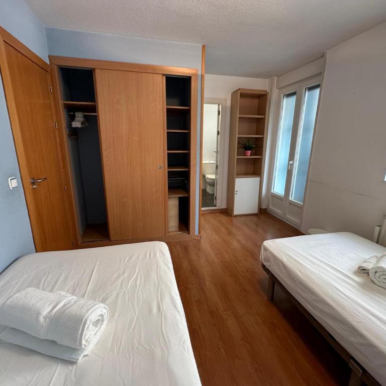 mikasita Pamplona Centro - student housing & coliving - Double Room with Private Bathroom - 1