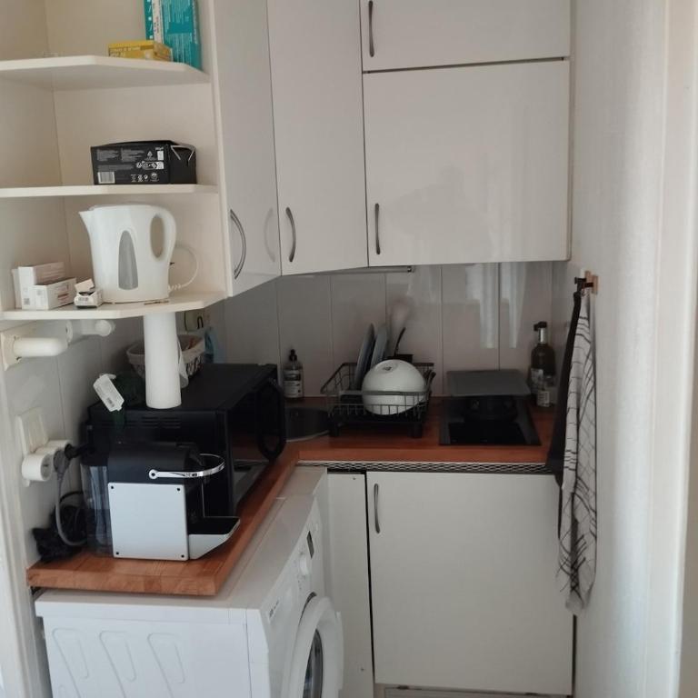 Joli T2 climatisé avec terrasse et piscine, Wifi - Appartement 1 Chambre - 9