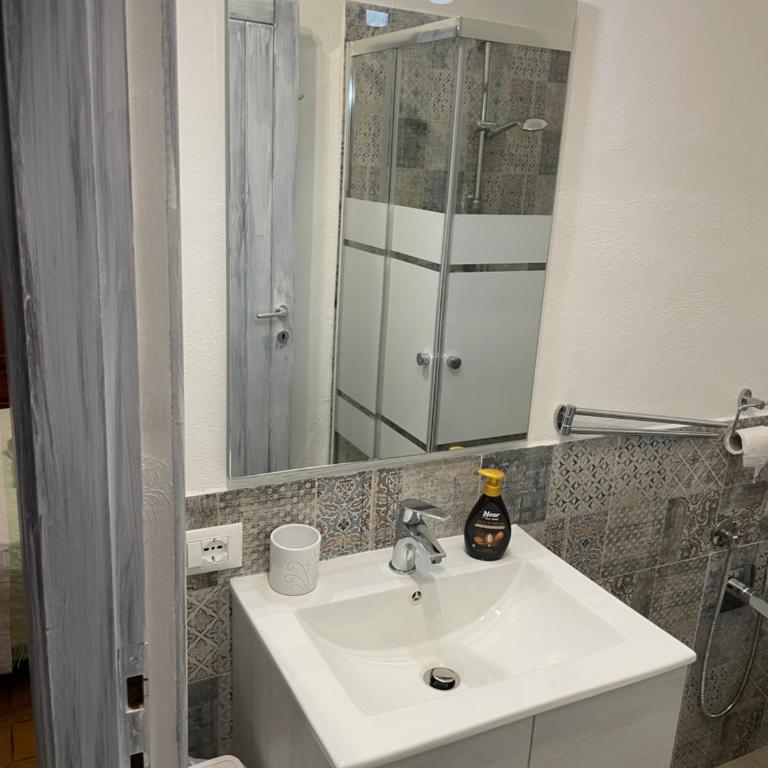 La casa di Mannazzotta 1 - Deluxe Room (2 Adults + 1 Child) - 10