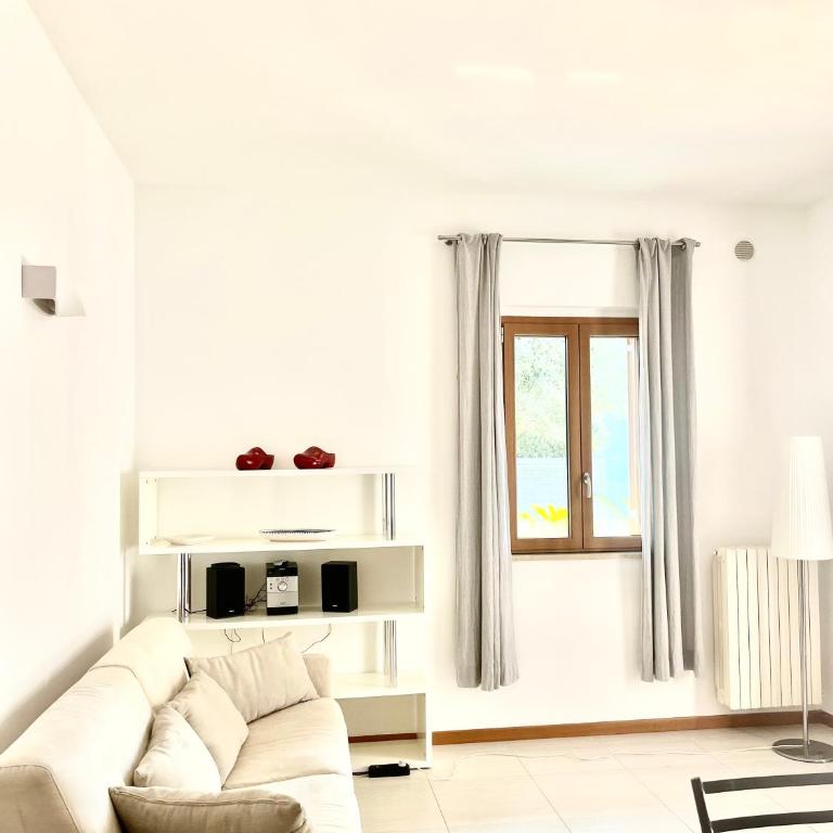 Polignano Villa with Jacuzzi, Garden & Parking - Villa Deluxe - 10