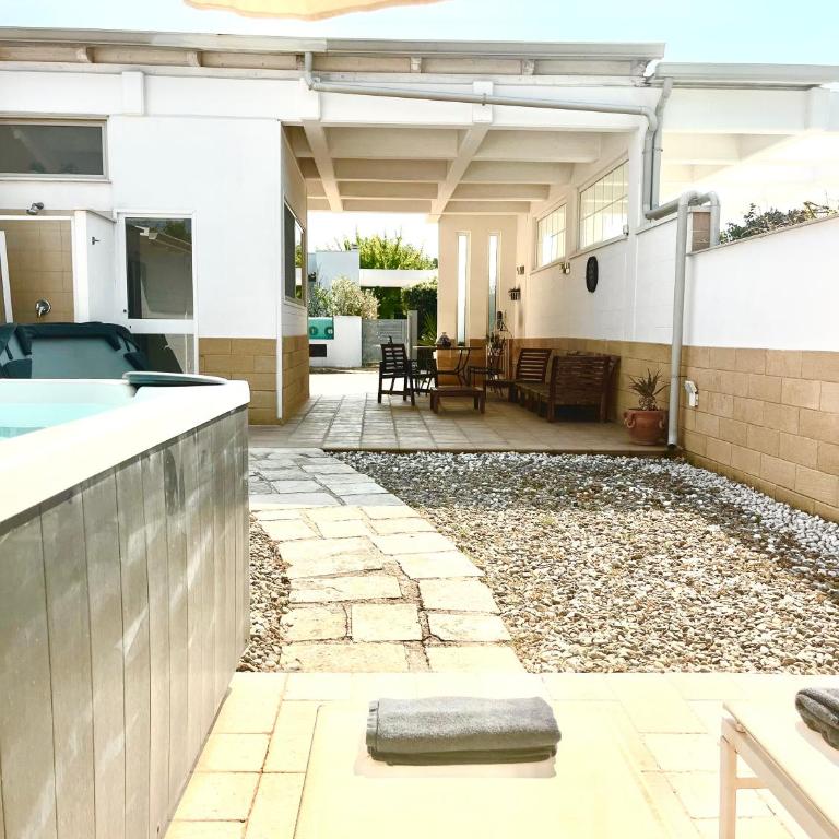 Polignano Villa with Jacuzzi, Garden & Parking - Villa Deluxe - 18