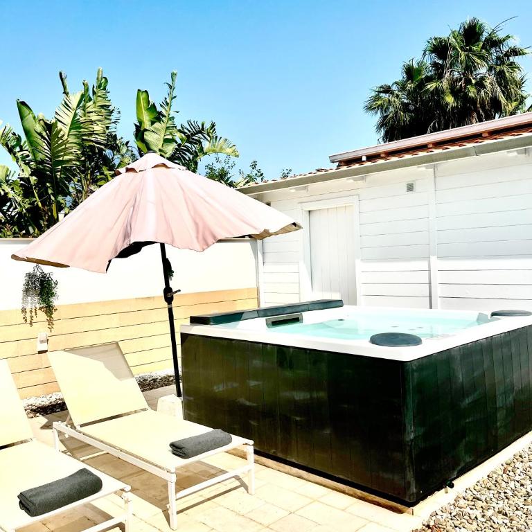 Polignano Villa with Jacuzzi, Garden & Parking - Villa Deluxe - 17