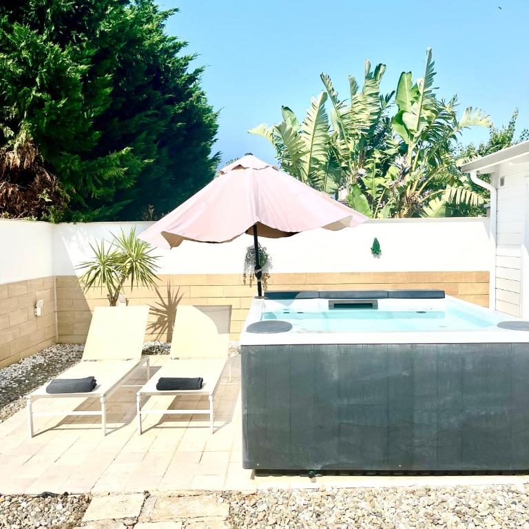 Polignano Villa with Jacuzzi, Garden & Parking - Villa Deluxe - 1