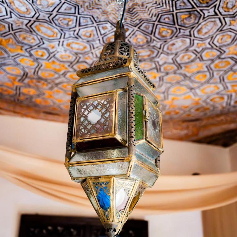 La Cour Secrète - Suite Riad - Cocon romantique à deux - Balnéo privée - ambiance tamisée - escapade amoureuse - cœur de ville Carpentras - Appartement 1 Chambre avec Baignoire Spa - 15