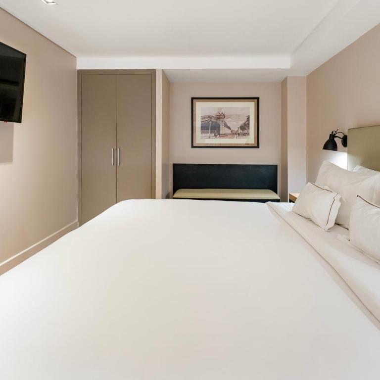 Palmaroga Hotel Asuncion, Tapestry Collection by Hilton - Habitación con cama extragrande y ducha a ras de suelo - Adaptada para personas con movilidad reducida - 4