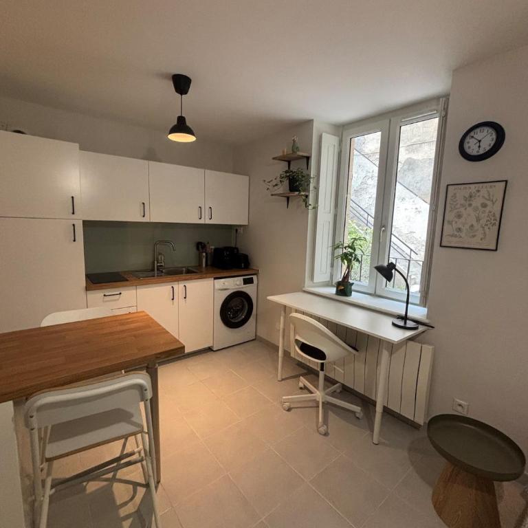 Échappée Dijonnaise - studio cosy au cœur du centre ville - One-Bedroom Apartment - 4