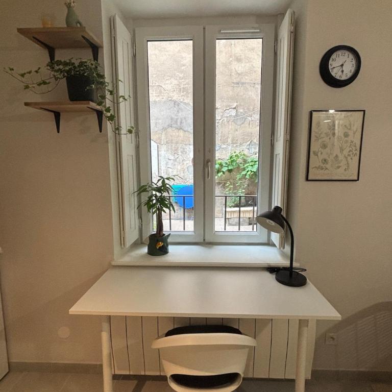 Échappée Dijonnaise - studio cosy au cœur du centre ville - One-Bedroom Apartment - 7