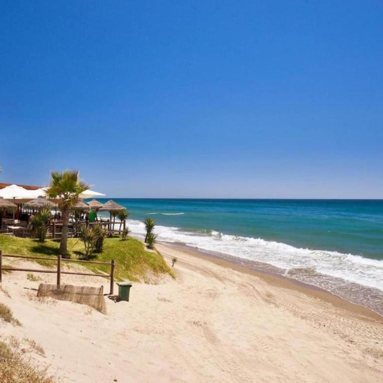 Apartment In Marbella - Three-Bedroom Apartment - 30