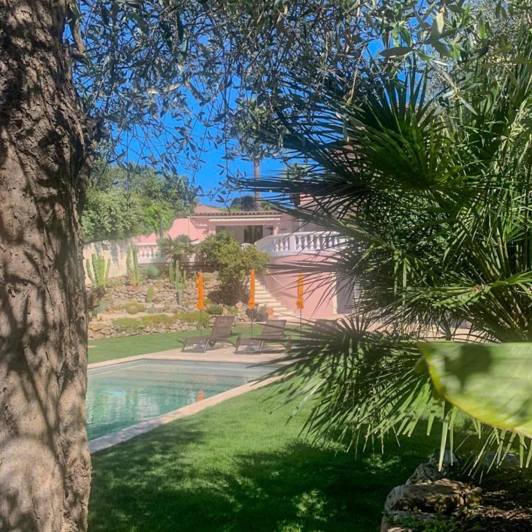 La Dolce Villa 11 sleeps Pool & Landscaped Garden - Villa - 57