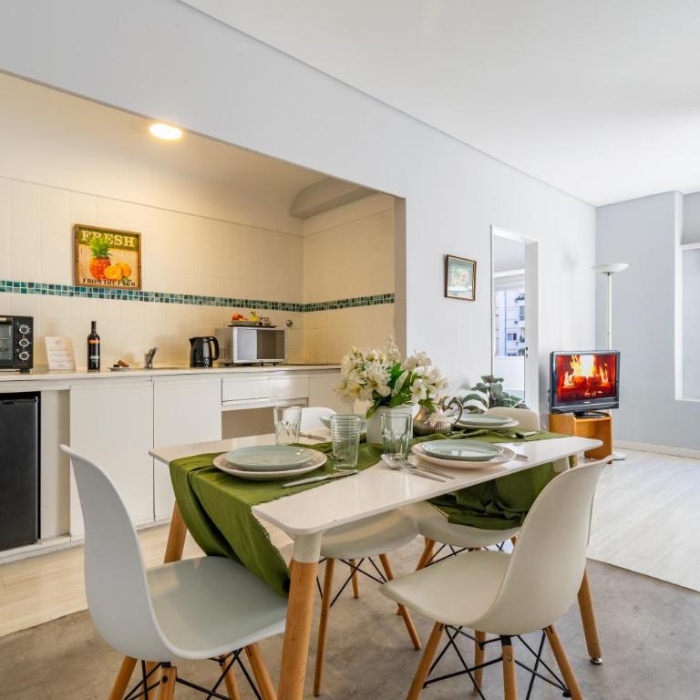 Corazón de retiro, para familias con piscina y cochera - Apartamento de 2 dormitorios - 26