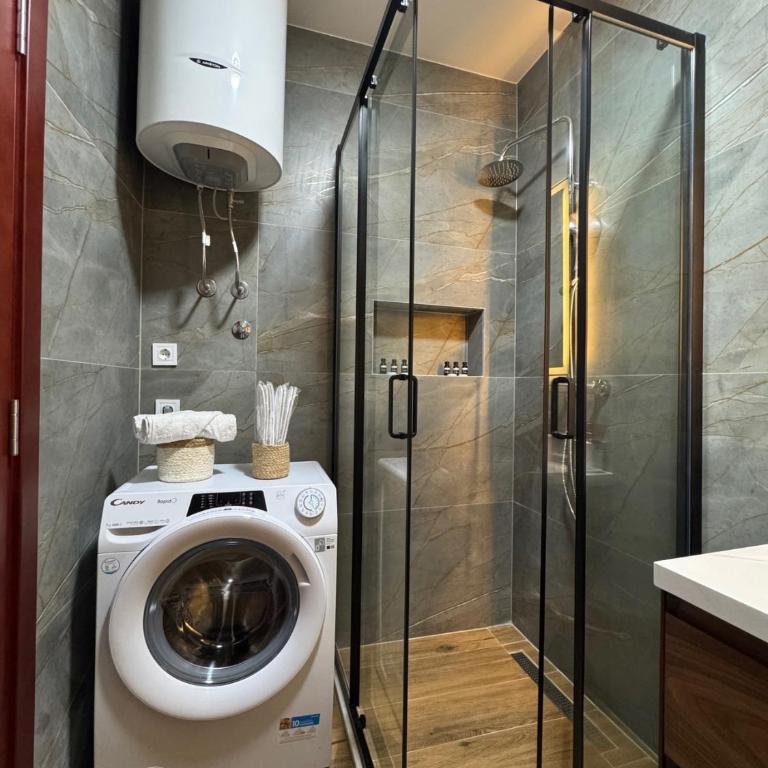LazArina Apartments - One-Bedroom Apartment - 7