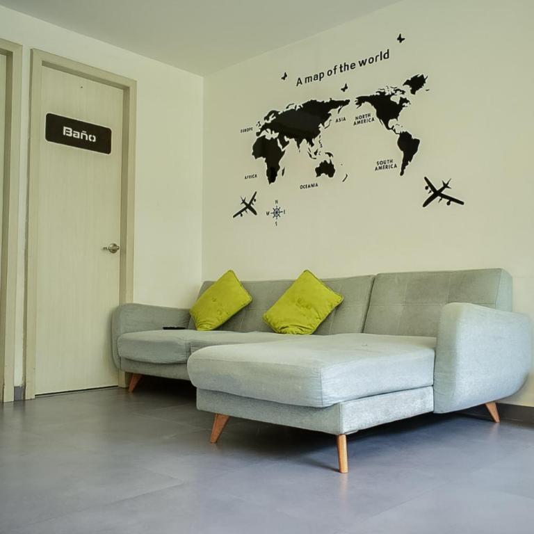 Hotel Feria Imperial Embajada - Habitación Individual con baño privado - 4