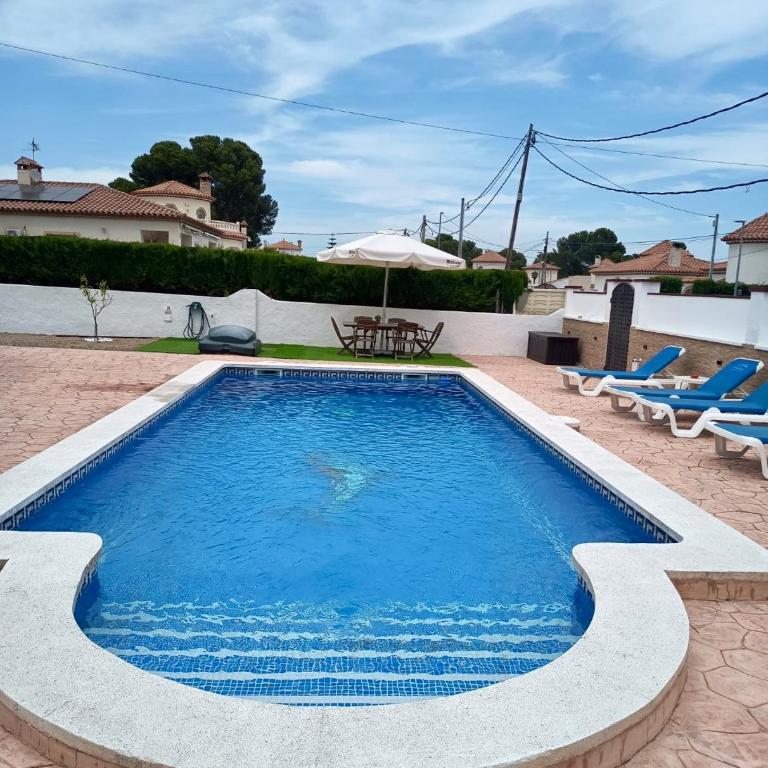 CASA CON PISCINA y BARBACOA - Casa - 1