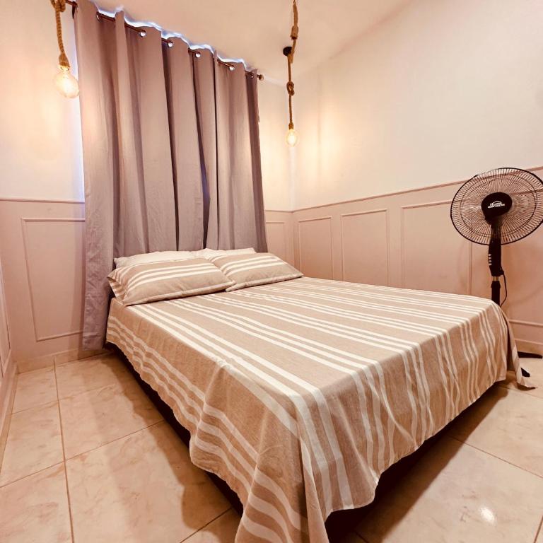Tranquilo Apto con Vista 5 Estrellas WiFi Fast & CHECK IN AUTONOMO - Three-Bedroom Apartment - 1