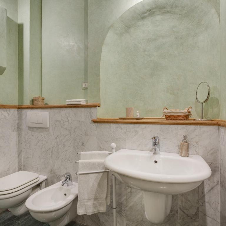 B&B Cavour10 Firenze - Habitación Triple con balcón - 5