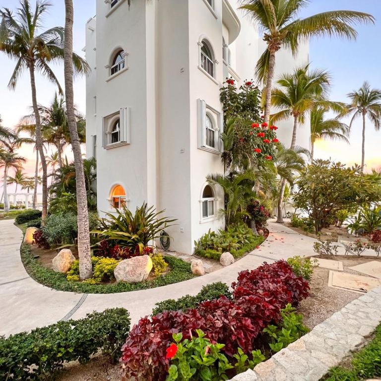 Mykonos 1BR apt recently remodeled next to beach big pool - One-Bedroom Apartment - 25