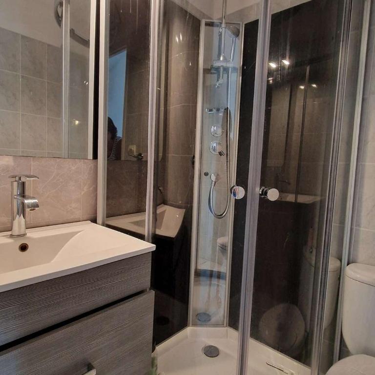 Appartement bord de mer avec terrasse, parking, animaux acceptés - FR-1-387-215 - Appartement - 2