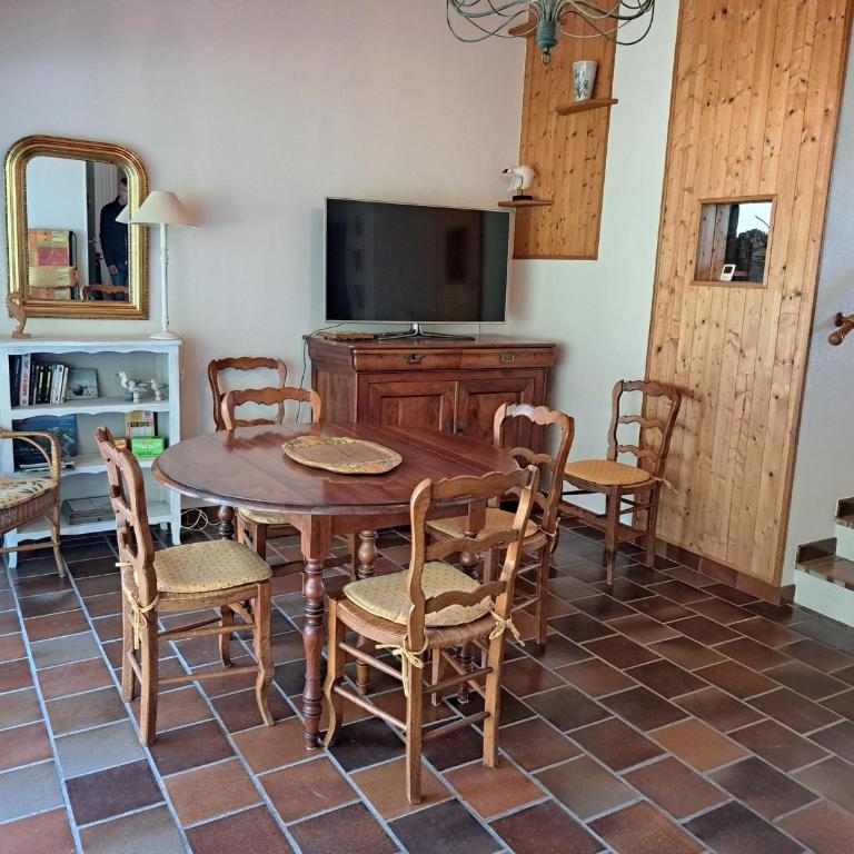 Charmante maison 6 pers. accès forêt, 600m plage, animaux admis - FR-1-323-582 - Casa - 1