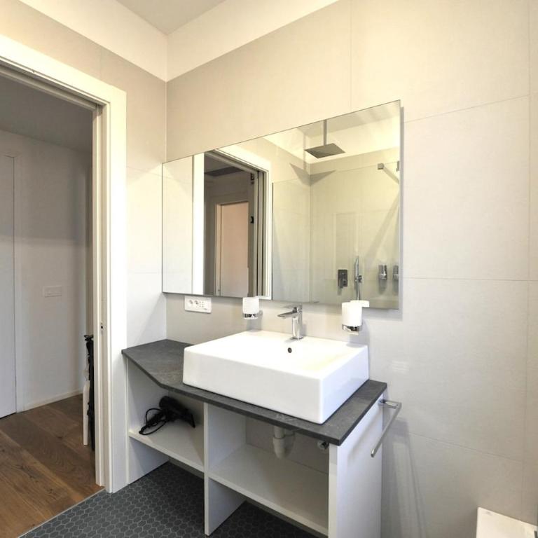 Bright Elegance - Motta Apartments - One-Bedroom Apartment - 7