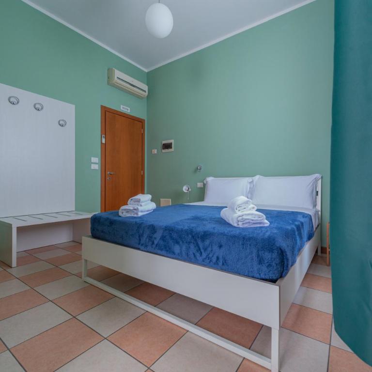 Marconi Lodge - Camera Matrimoniale con Bagno Privato - 3