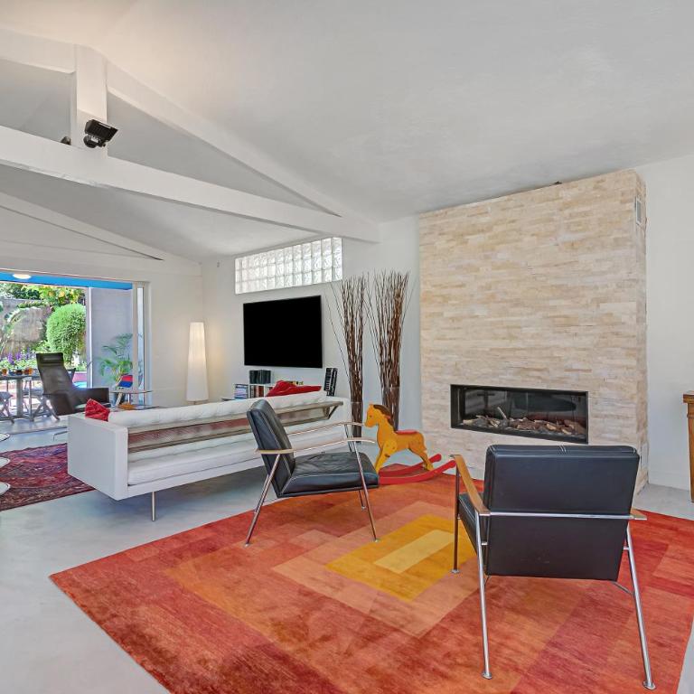 Artful Loft Retreat - Terrace, Parking - Happy Rentals - Villa - 13