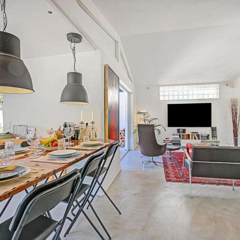 Artful Loft Retreat - Terrace, Parking - Happy Rentals - Villa - 19