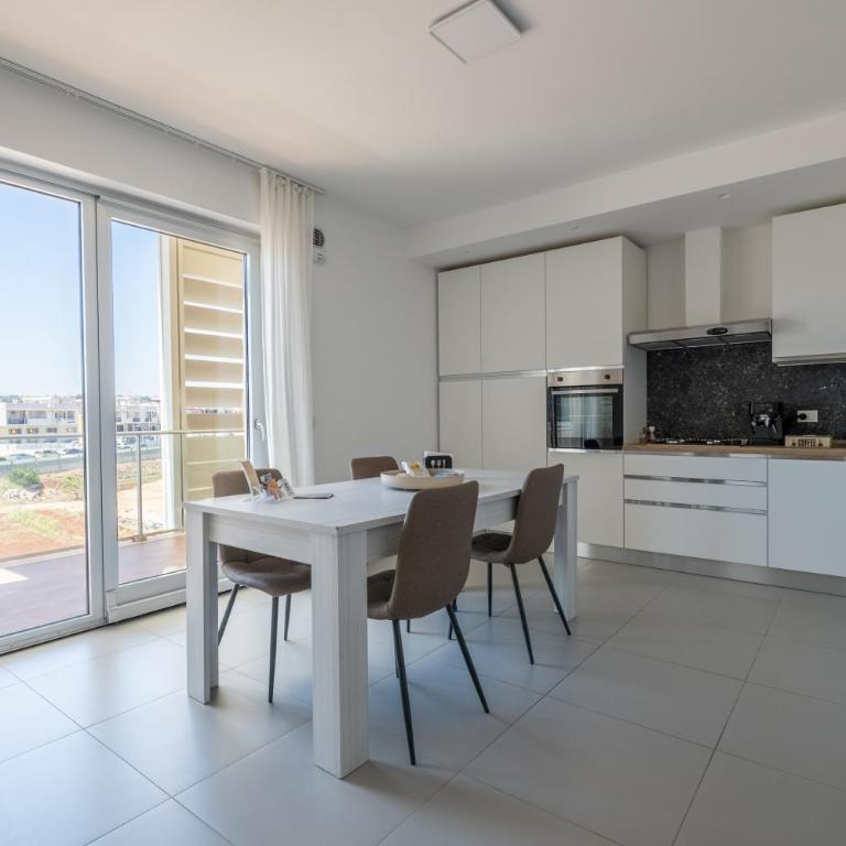 White Coast Relax & Stay - Suite Familiare con Balcone - 5