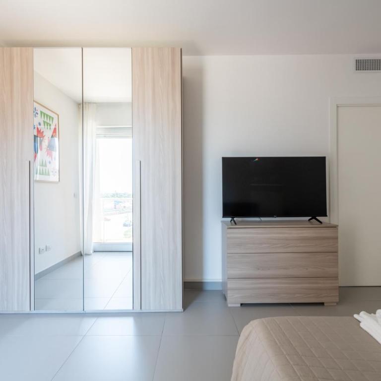 White Coast Relax & Stay - Suite Familiare con Balcone - 9