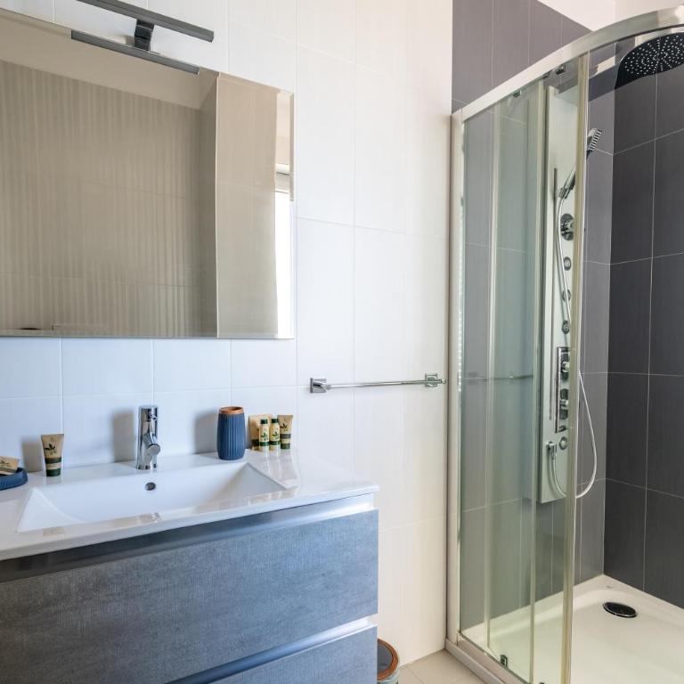 White Coast Relax & Stay - Suite Familiare con Balcone - 11
