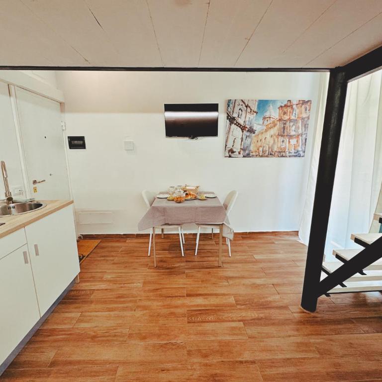 Oxalis Rooms & Suite - Camera Matrimoniale con Balcone - 4