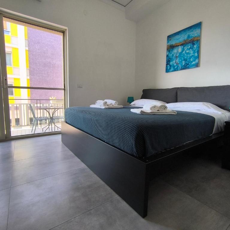 Miti Dello Stretto B&B - Deluxe Double Room with Balcony and Sea View - 2