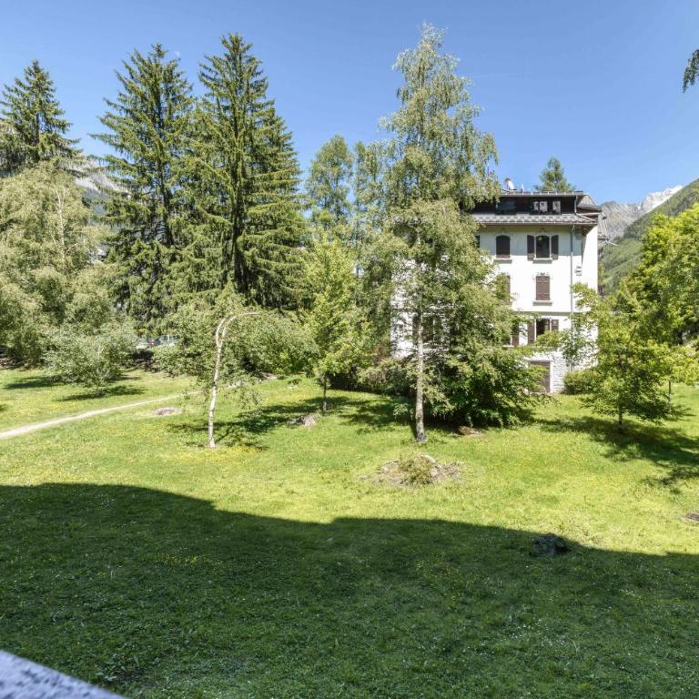 Apartment Chamois Blanc 1 - Central Chamonix Haven - Appartement - Vue sur Jardin - 13