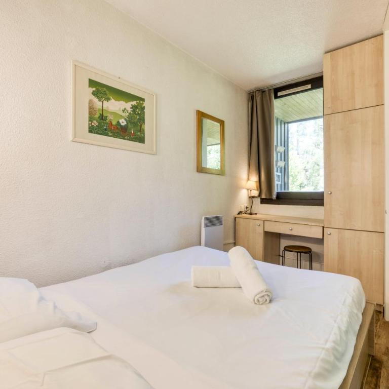 Apartment Chamois Blanc 1 - Central Chamonix Haven - Appartement - Vue sur Jardin - 7
