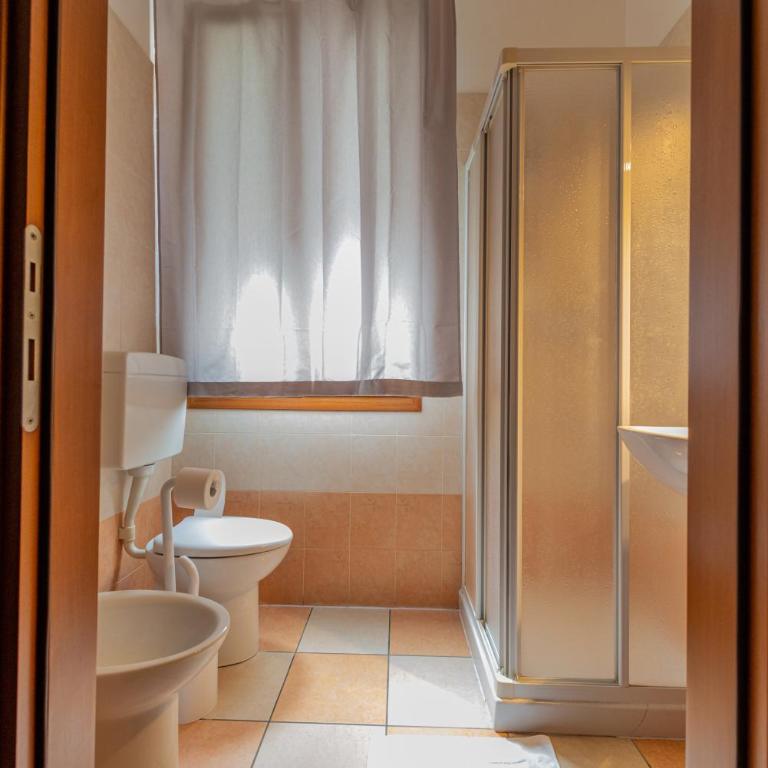 Marconi Lodge - Camera Matrimoniale con Bagno Privato - 8