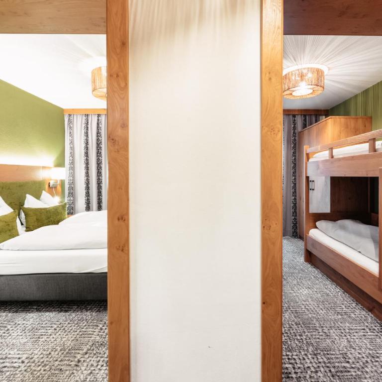 Hotel Schützenhof - Familienzimmer mit Balkon (2 Erwachsene + 2 Kinder) - 4