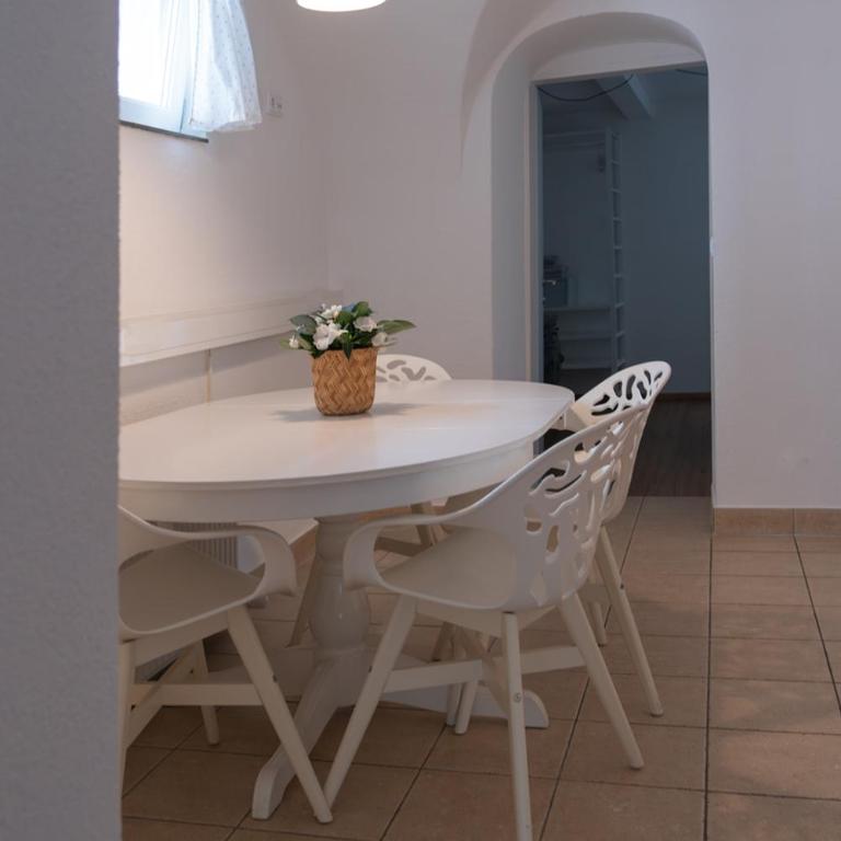 MIA Appartements - Apartment mit Terrasse - 11